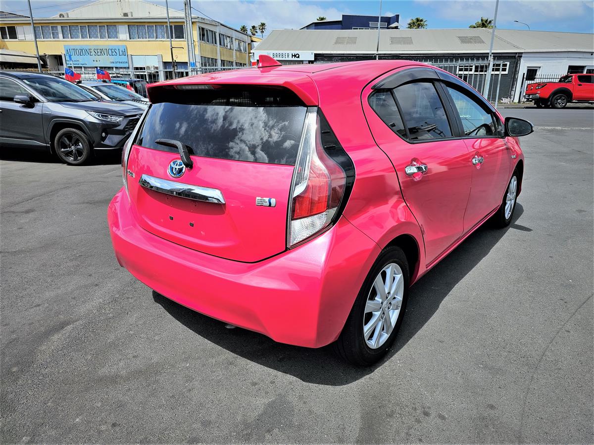 2015 Toyota Aqua HYBRID Carousel 2