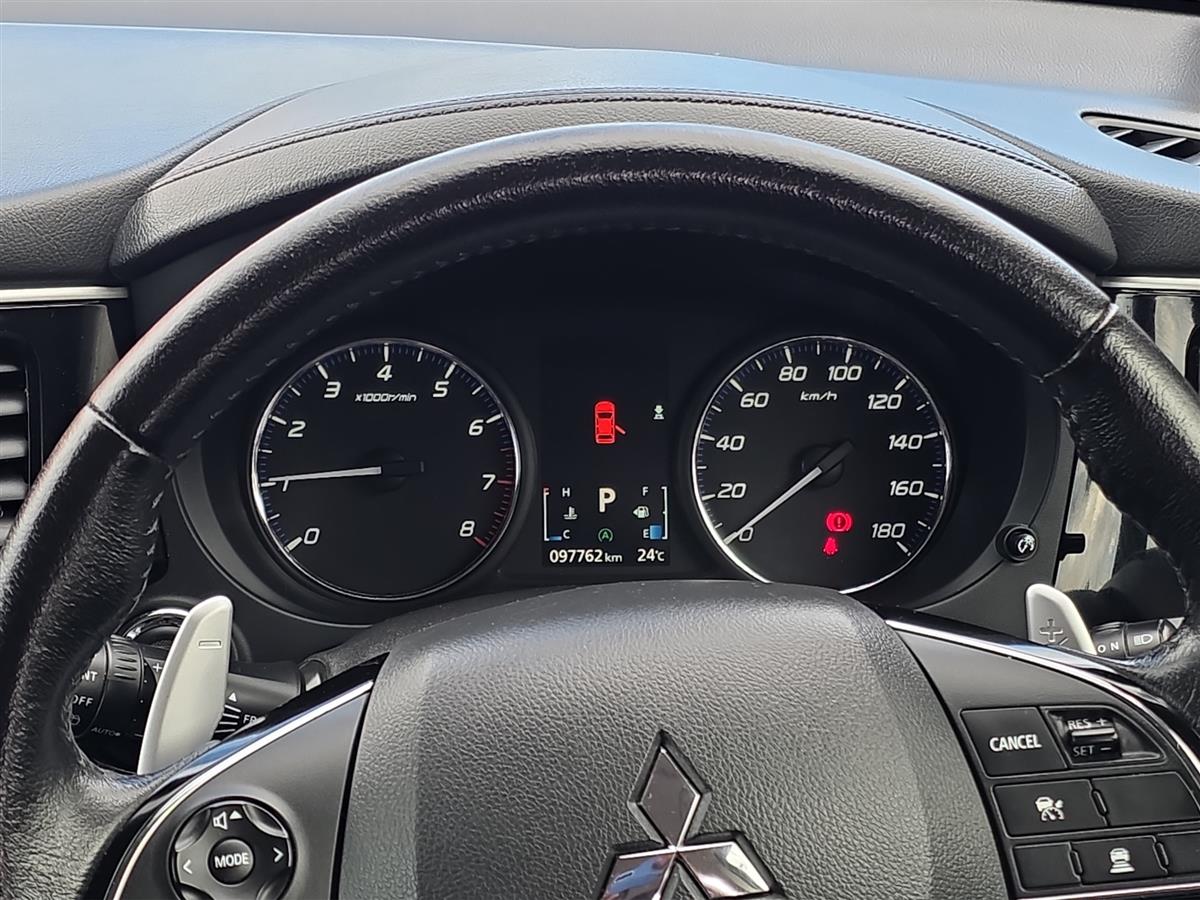 2015 Mitsubishi Outlander 7 Seater, Adaptive Cruise Carousel 18