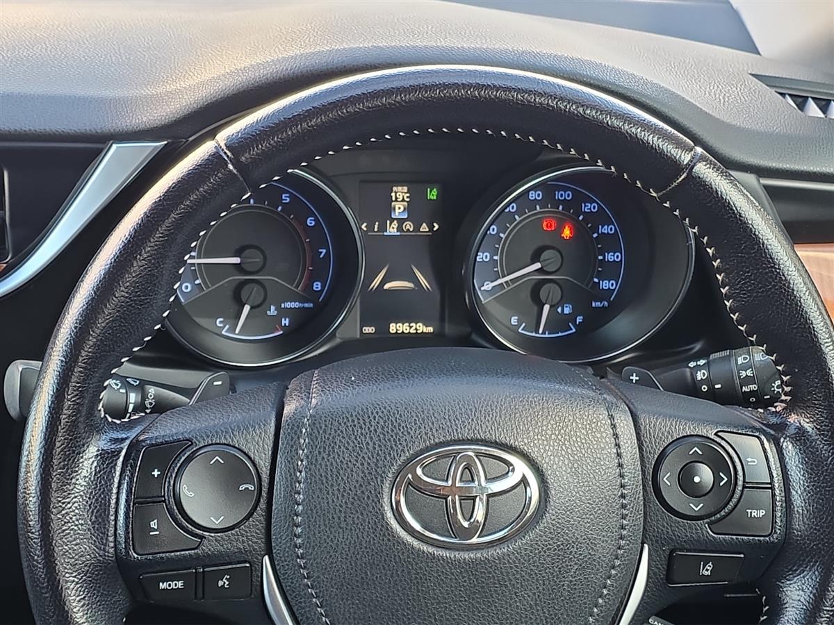 2015 Toyota Auris Leather Seats, Lane Assist, Cruise control Carousel 18