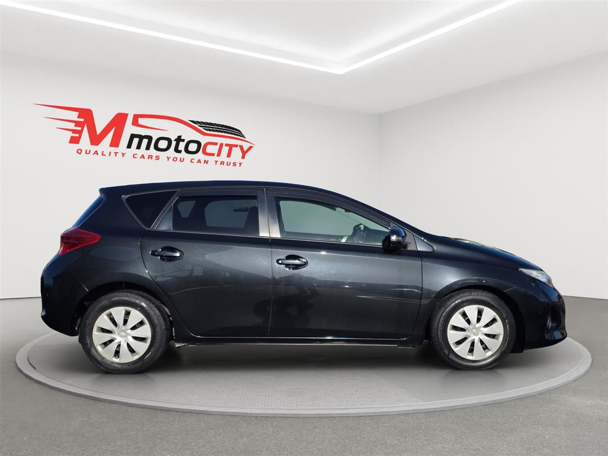2014 Toyota Auris 1.8G, LOW KMS Carousel 1