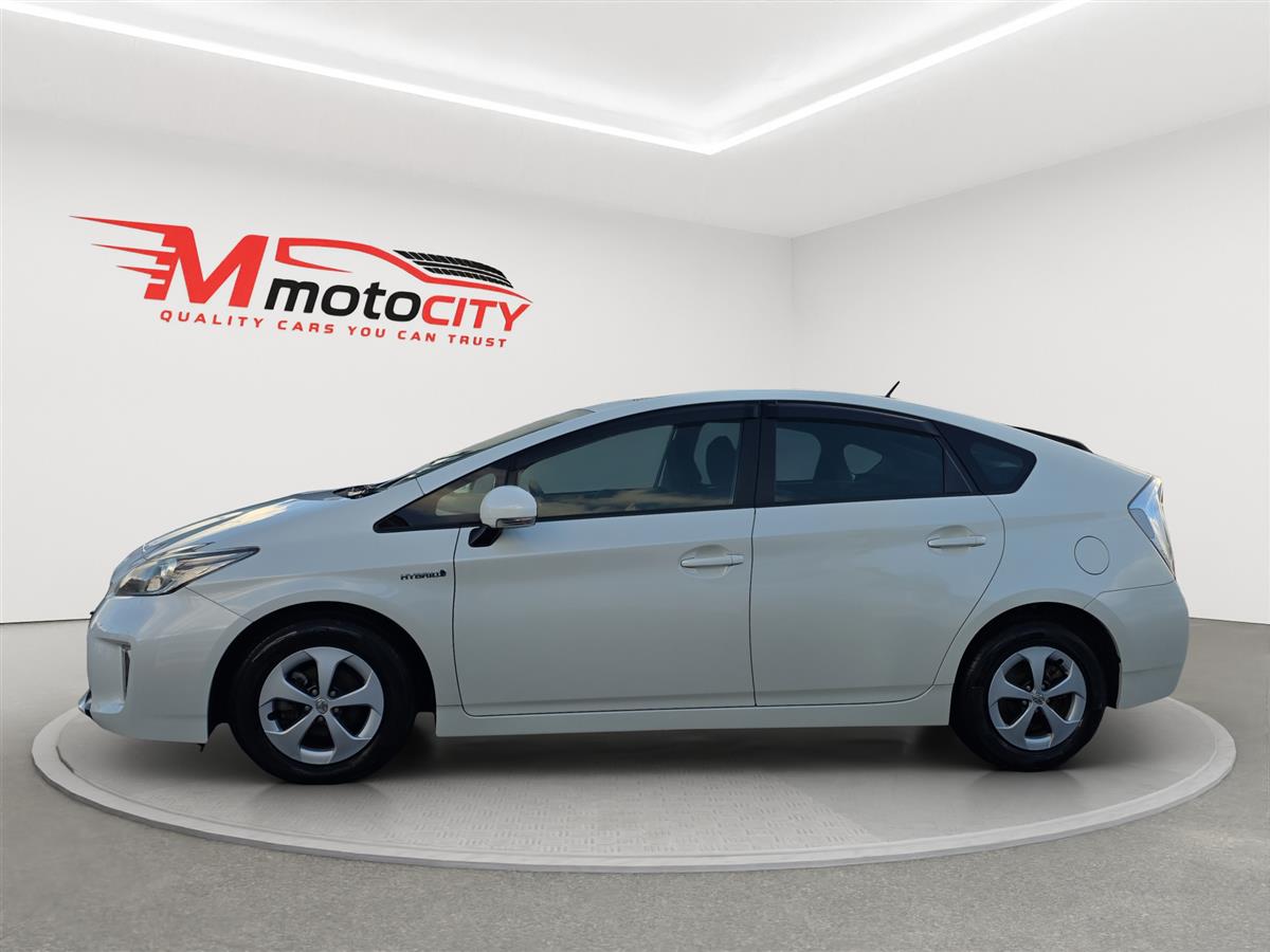 2015 Toyota Prius HYBRID S, dark Interior Carousel 5