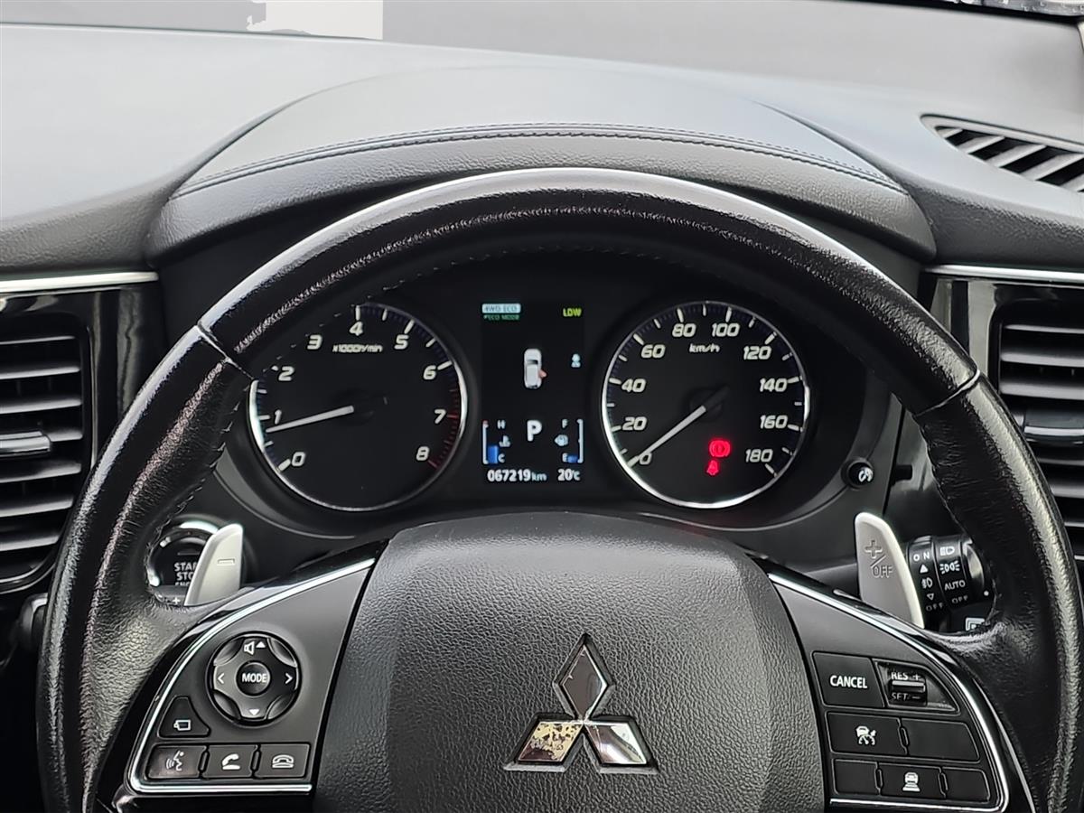 2017 Mitsubishi Outlander 7 Seats, 2.4 G Navi Package Carousel 18