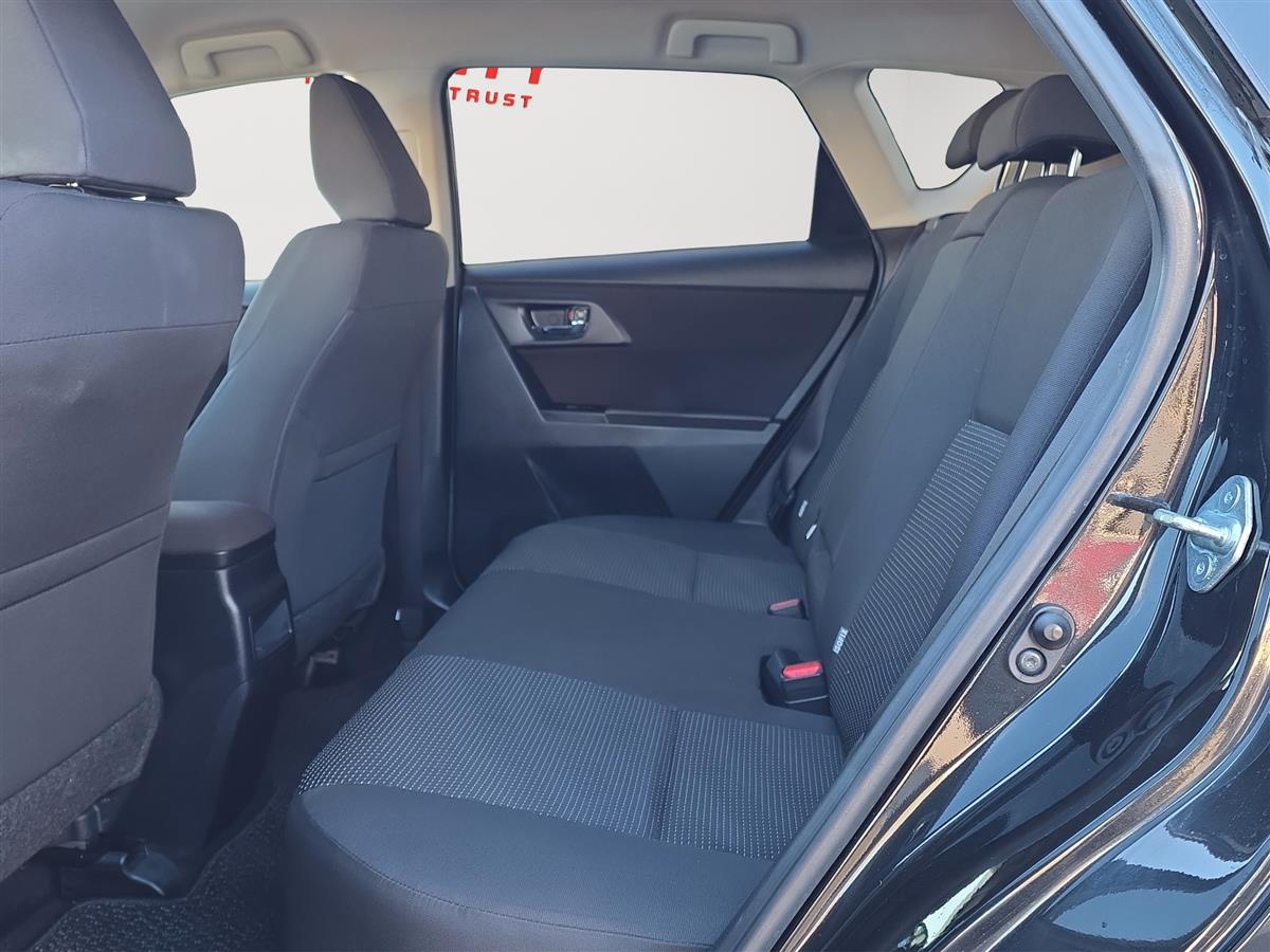 2014 Toyota Auris 1.8G, LOW KMS Carousel 13