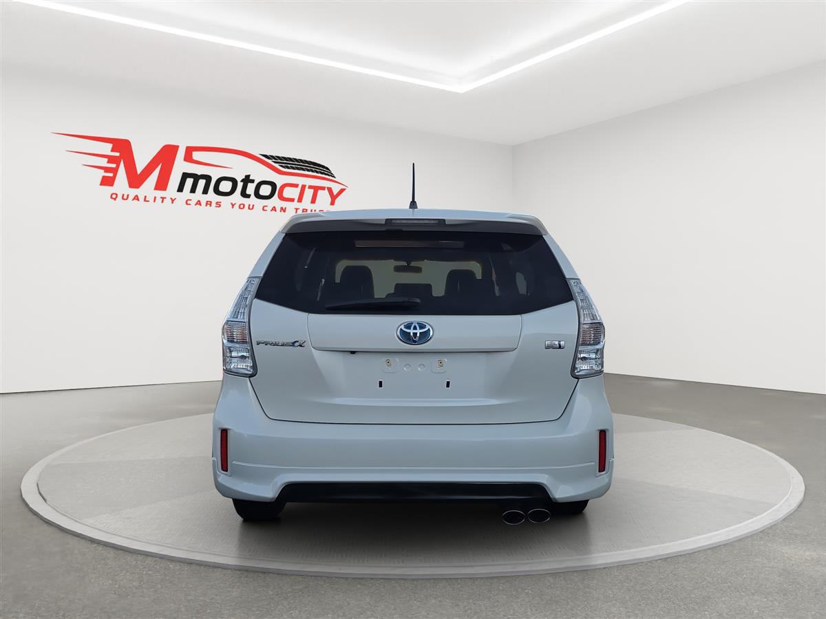 2014 Toyota Prius Alpha S, Panoramic dual roof Carousel 3