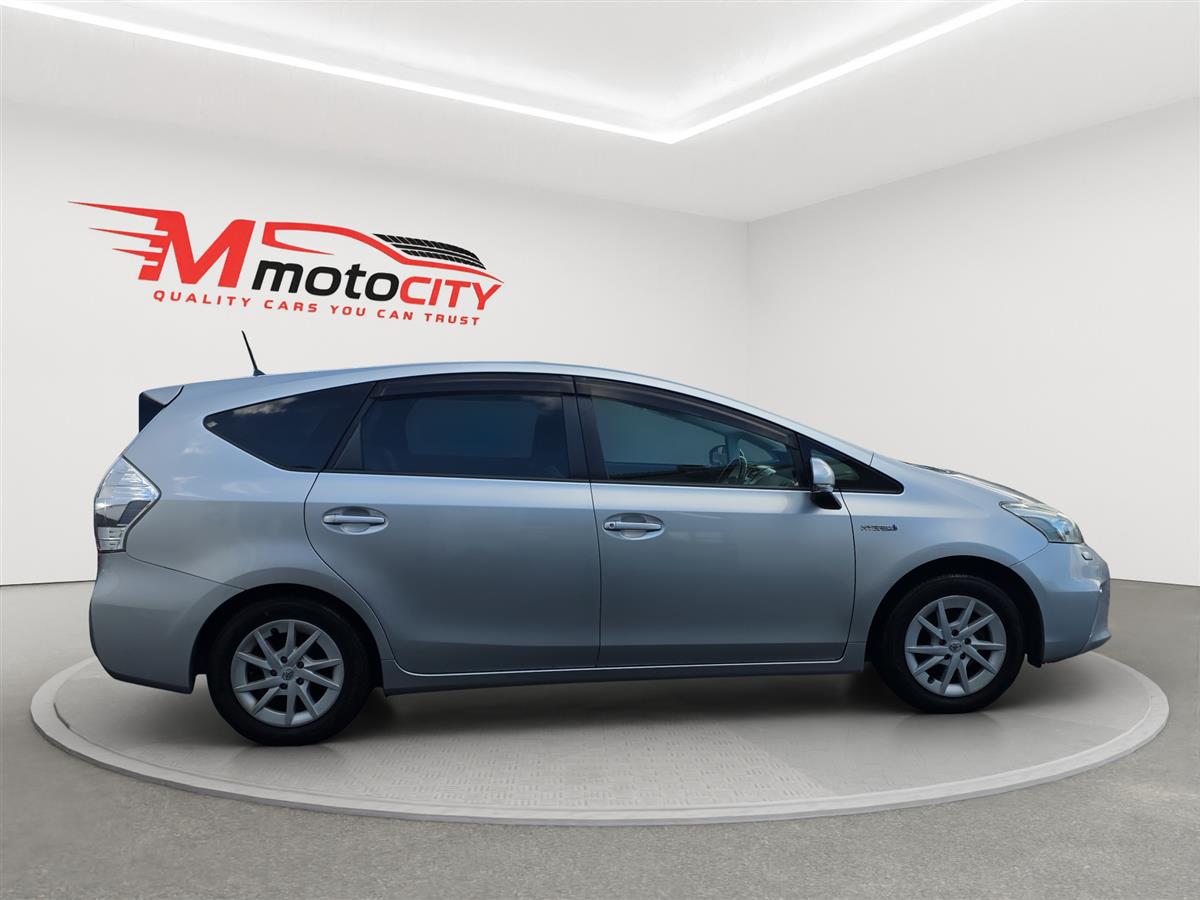 2012 Toyota Prius ALPHA 7 SEATS, CRUISE CONTROL Carousel 1