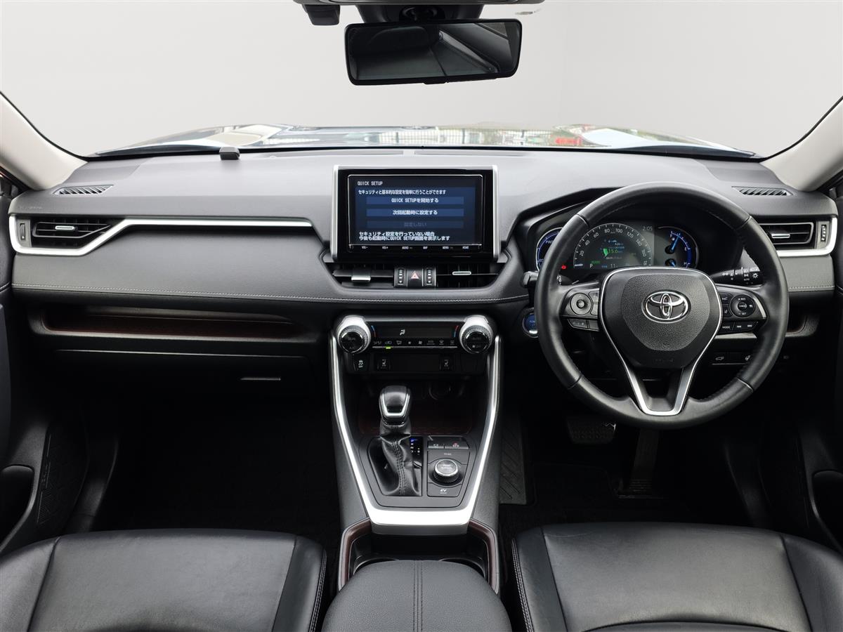 2019 Toyota RAV4 HYBRID, G PAck, Leather Heated Seats with heated Steering Carousel 16