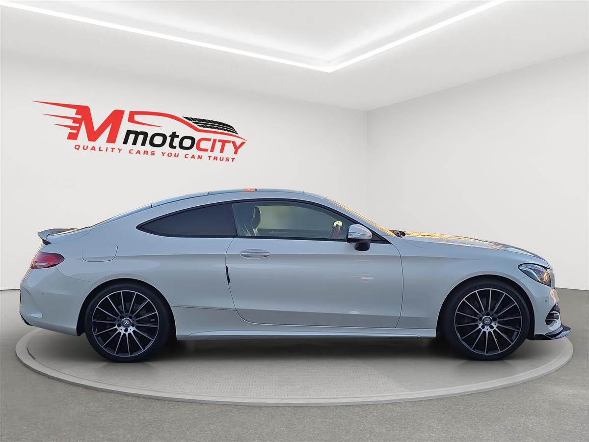 2016 Mercedes-Benz C 300 COUPE Carousel 1