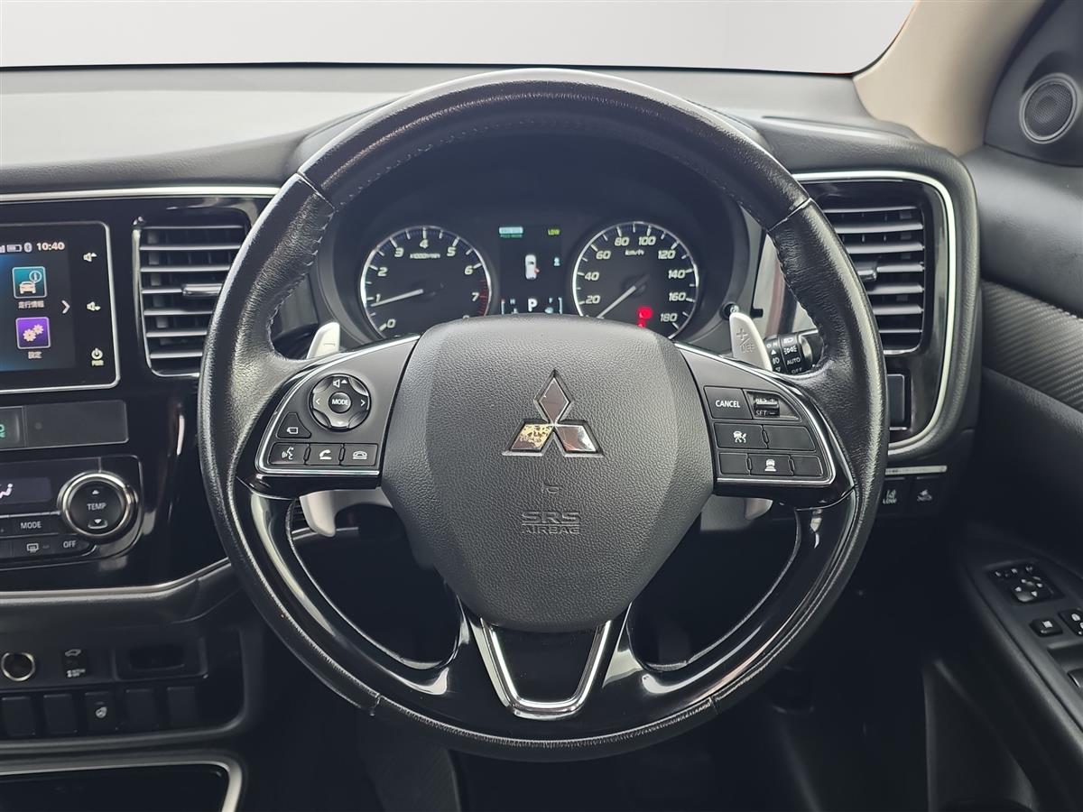 2017 Mitsubishi Outlander 7 Seats, 2.4 G Navi Package Carousel 17
