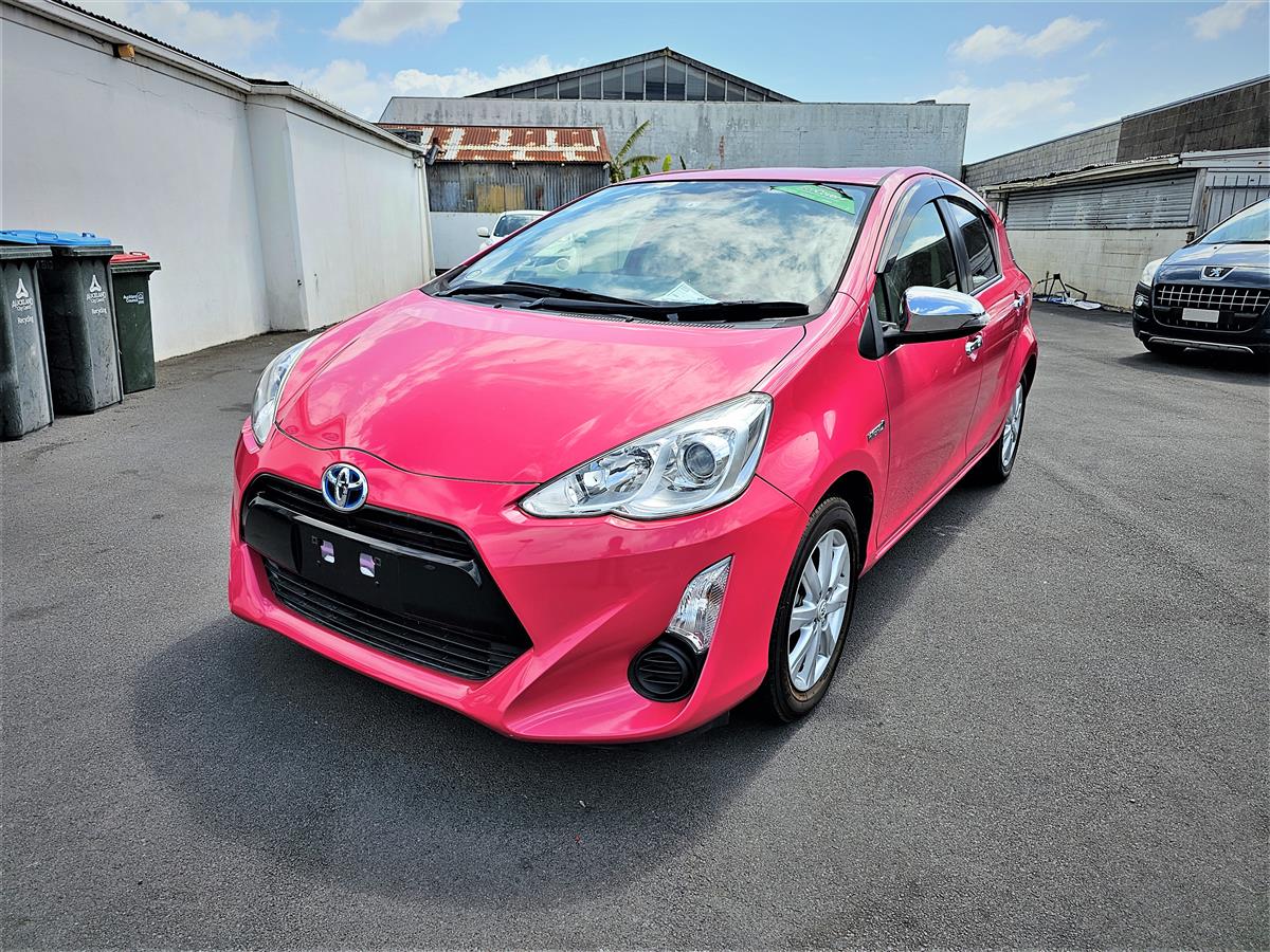 2015 Toyota Aqua HYBRID Carousel 6