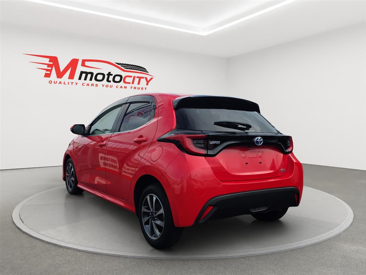 2020 Toyota Yaris HYBRID Z, Radar Cruise, Leather seats Carousel 4