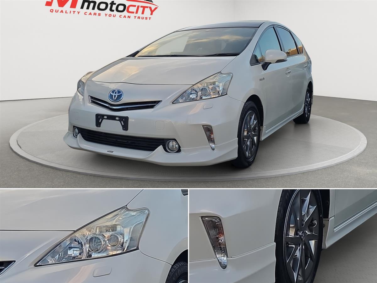 2014 Toyota Prius Alpha S, Panoramic dual roof Carousel 10