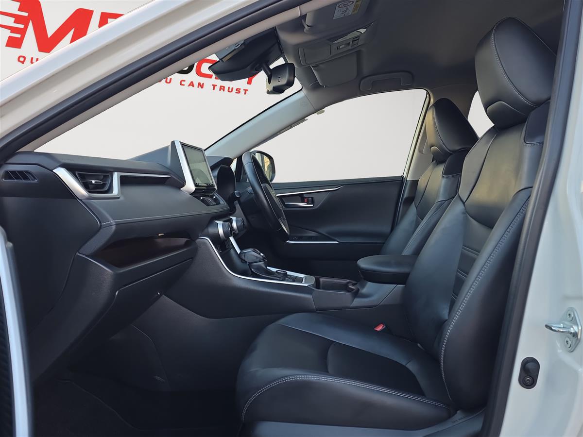 2019 Toyota RAV4 4WD, G Pack, Leather Heated Seats, Radar Cruise Carousel 15