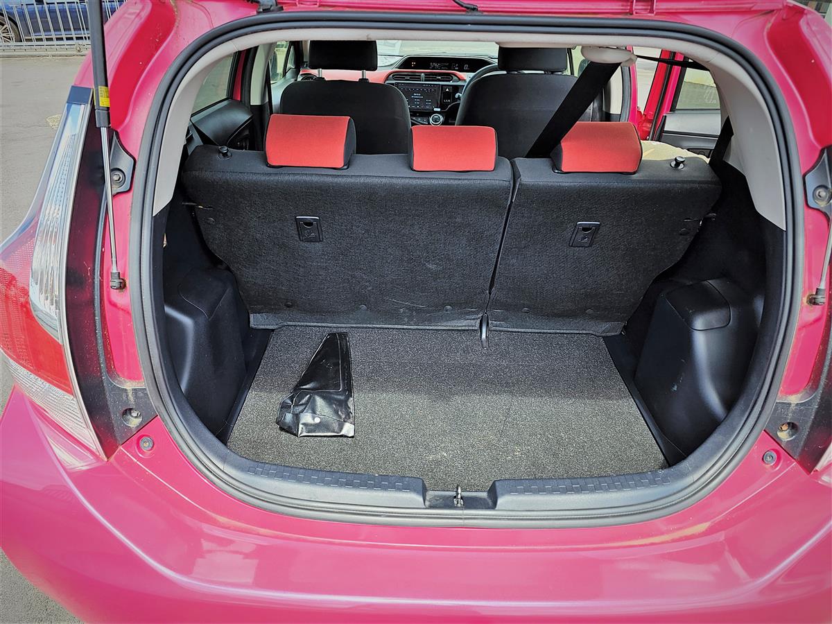 2015 Toyota Aqua HYBRID Carousel 10
