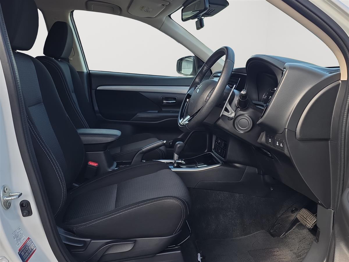 2018 Mitsubishi Outlander 7 Seater, Radar Cruise Carousel 12