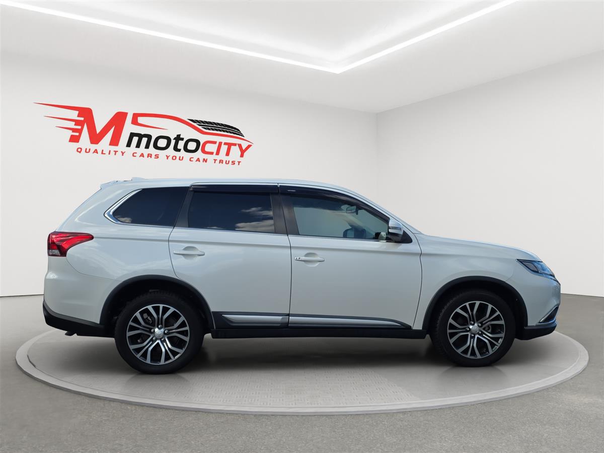 2018 Mitsubishi Outlander 7 Seater, Radar Cruise Carousel 1