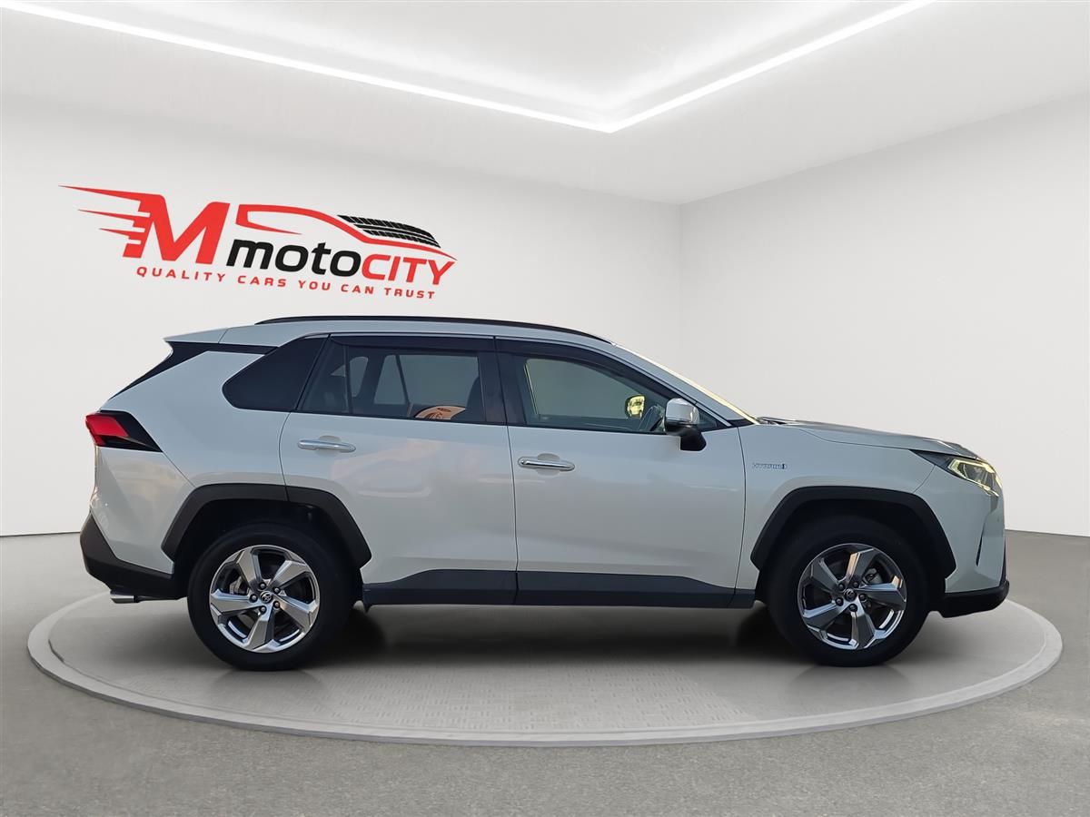 2019 Toyota RAV4 4WD, G Pack, Leather Heated Seats, Radar Cruise Carousel 1