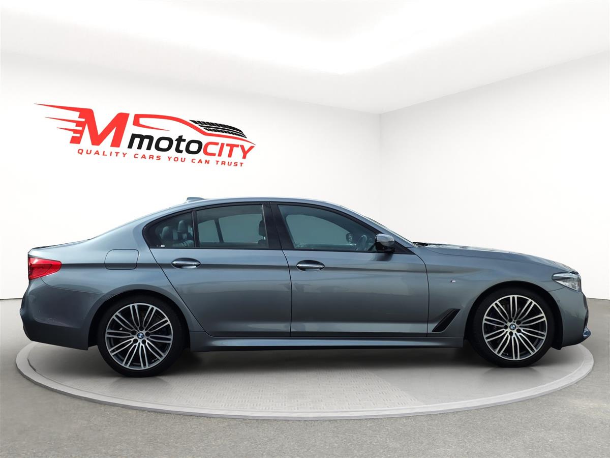 2017 BMW 530i M SPORT Carousel 1