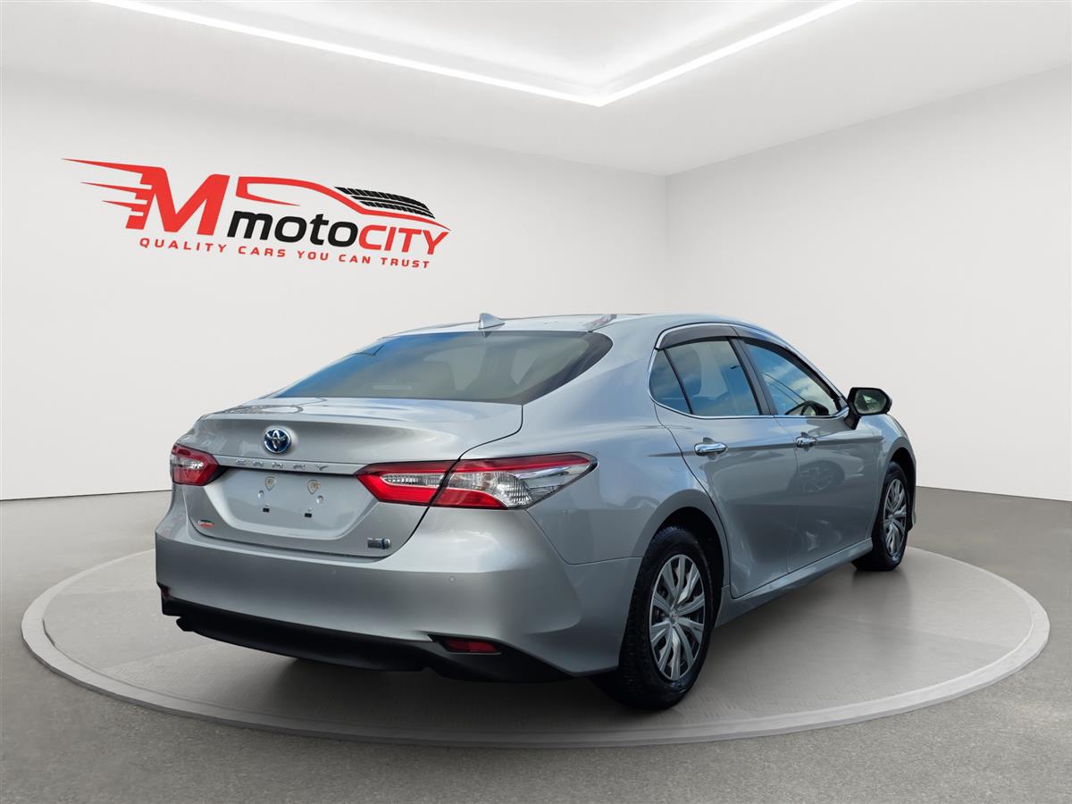 2021 Toyota Camry HYBRID, X, Low Kms Carousel 2