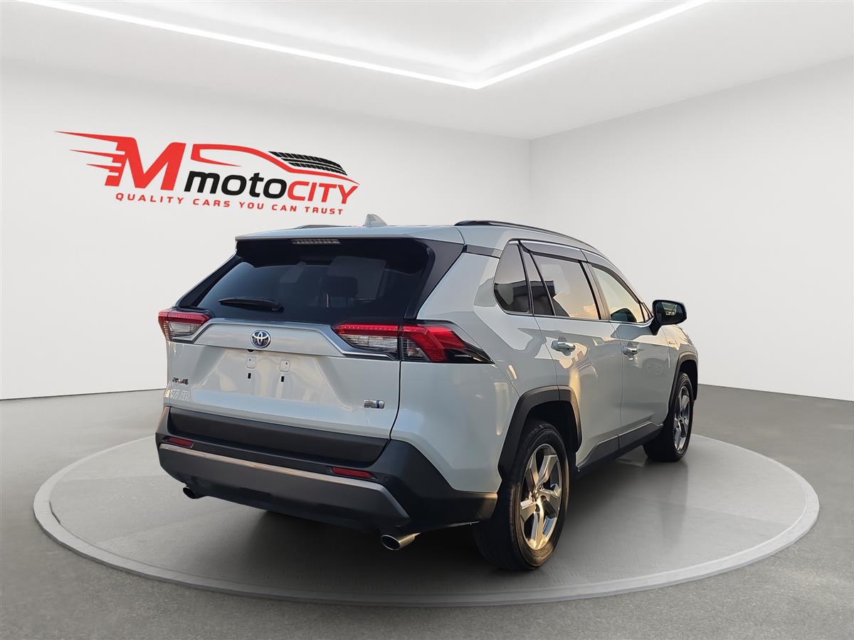 2019 Toyota RAV4 4WD, G Pack, Leather Heated Seats, Radar Cruise Carousel 2