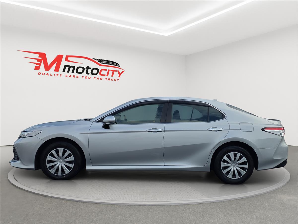 2021 Toyota Camry HYBRID, X, Low Kms Carousel 5