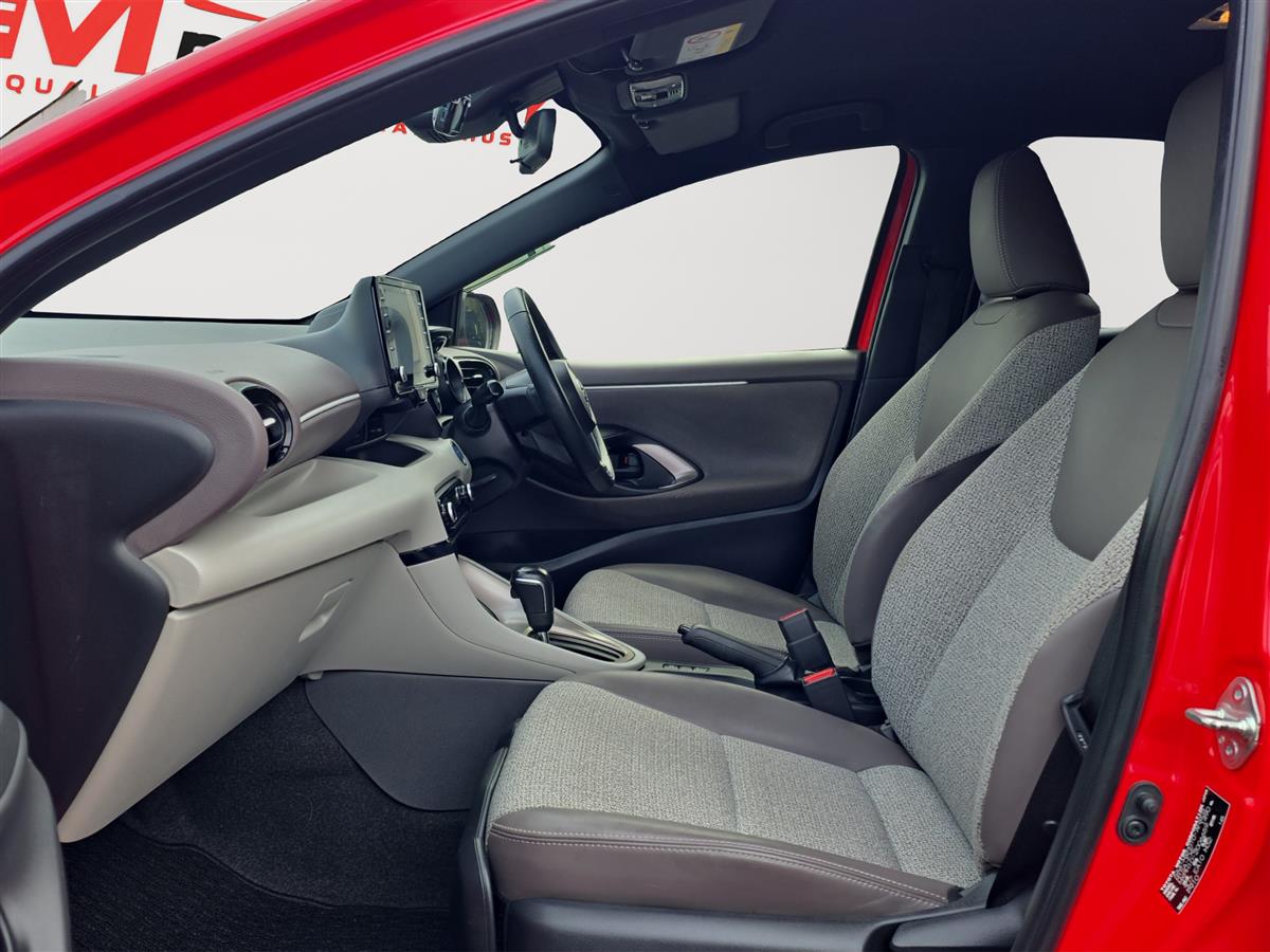 2020 Toyota Yaris HYBRID Z, Radar Cruise, Leather seats Carousel 15