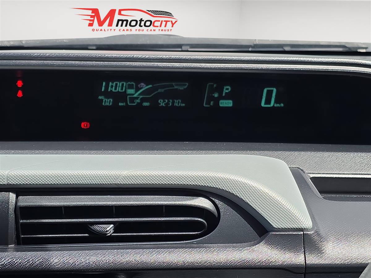 2012 Toyota Aqua HYBRID Carousel 18