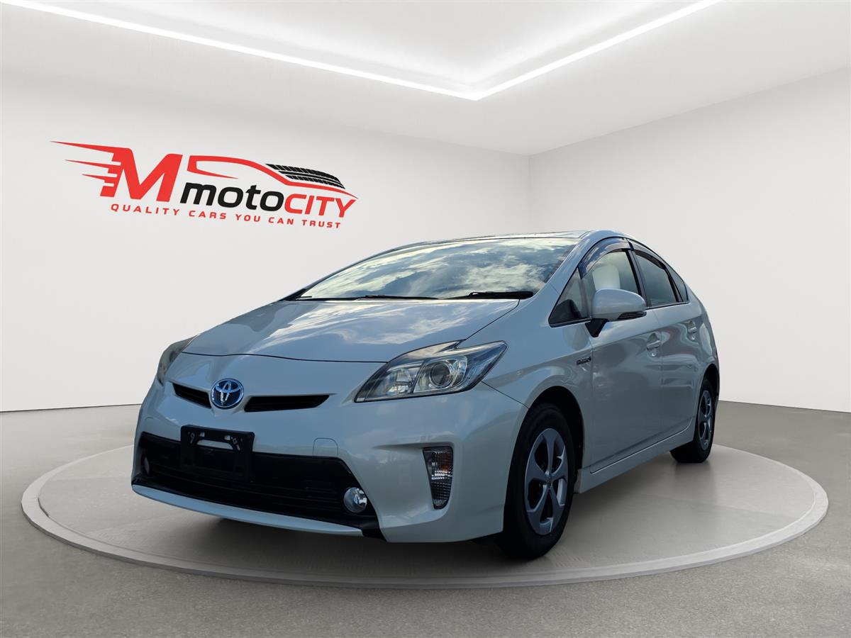 2015 Toyota Prius HYBRID S, dark Interior Carousel 6