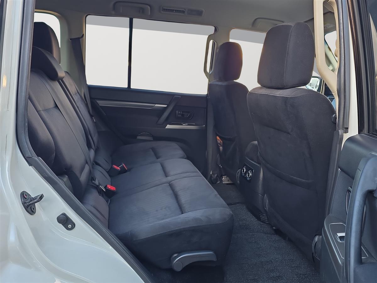 2013 Mitsubishi Pajero GR, LONG EXCEED, 4x4 Optional, 7 SEATS Carousel 14
