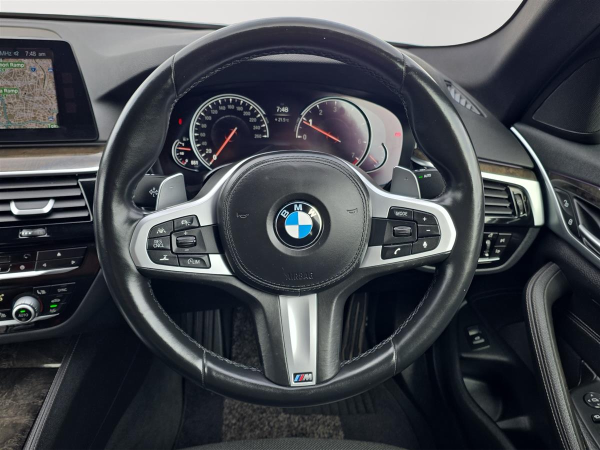 2017 BMW 530i M SPORT Carousel 16