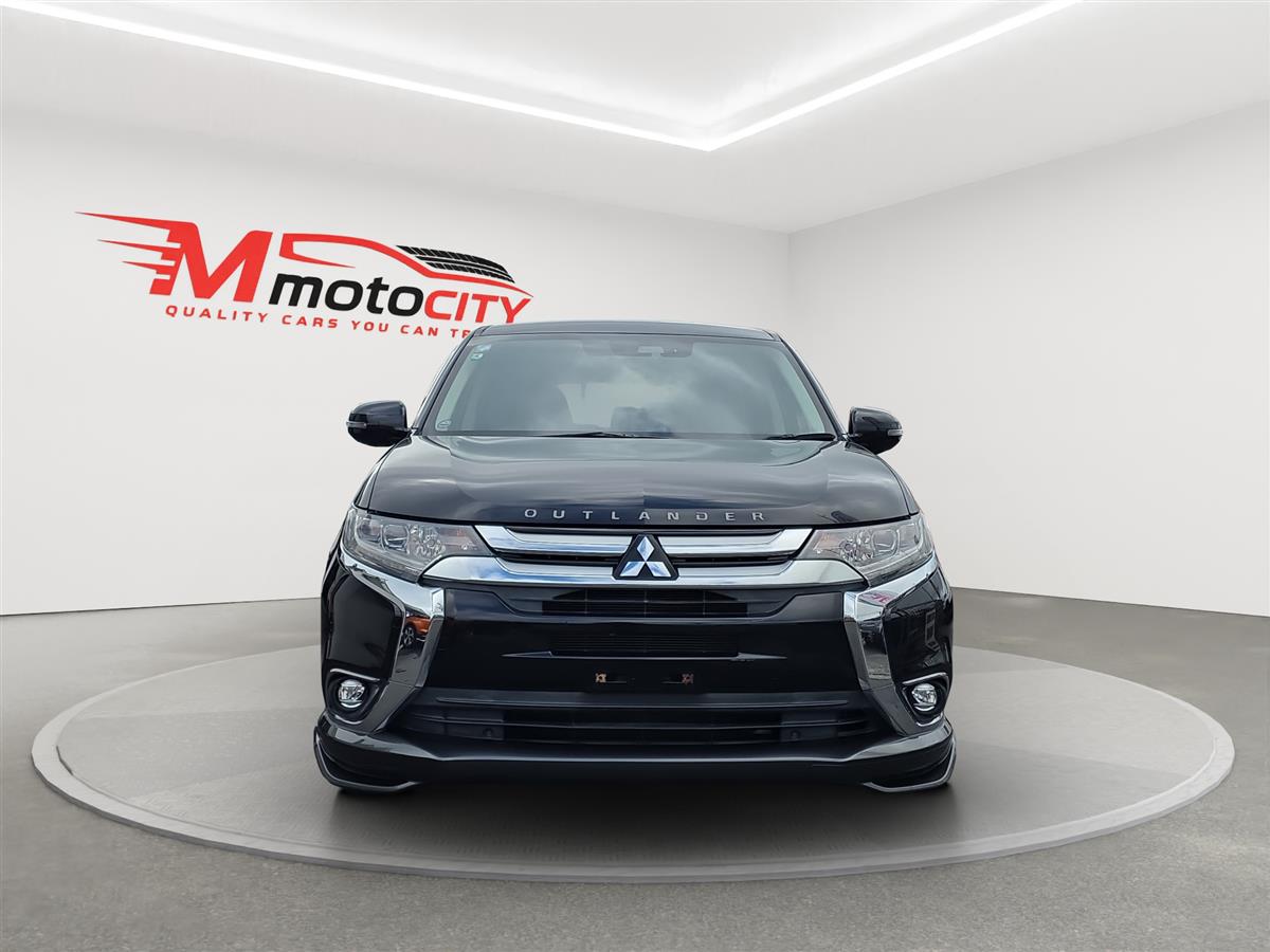 2017 Mitsubishi Outlander 7 Seats, 2.4 G Navi Package Carousel 7
