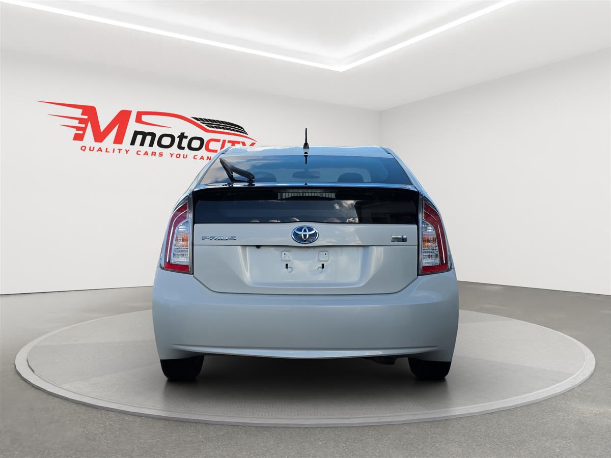 2015 Toyota Prius HYBRID S, dark Interior Carousel 3