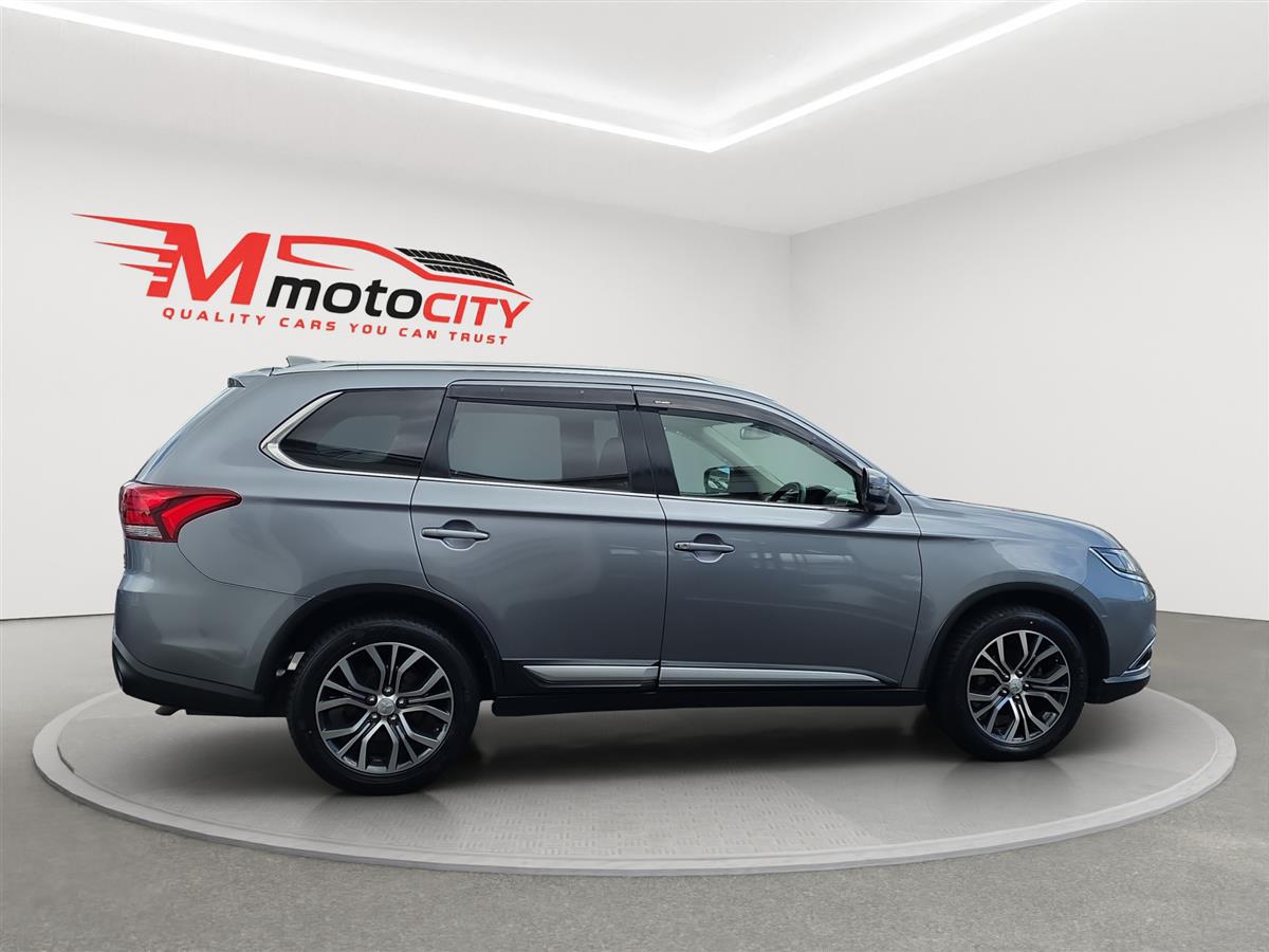 2015 Mitsubishi Outlander 7 Seater, Adaptive Cruise Carousel 1