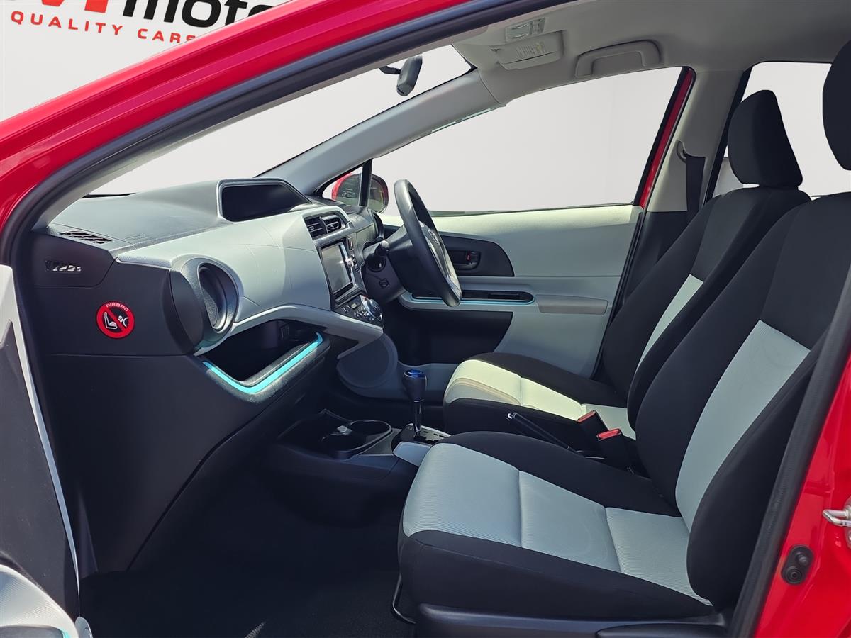 2012 Toyota Aqua HYBRID Carousel 15