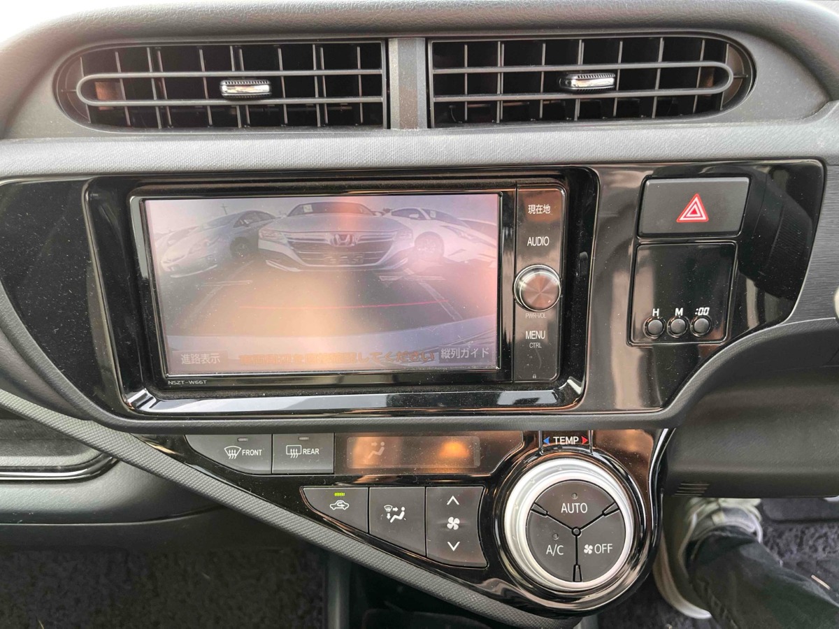2017 TOYOTA AQUA S Carousel 5