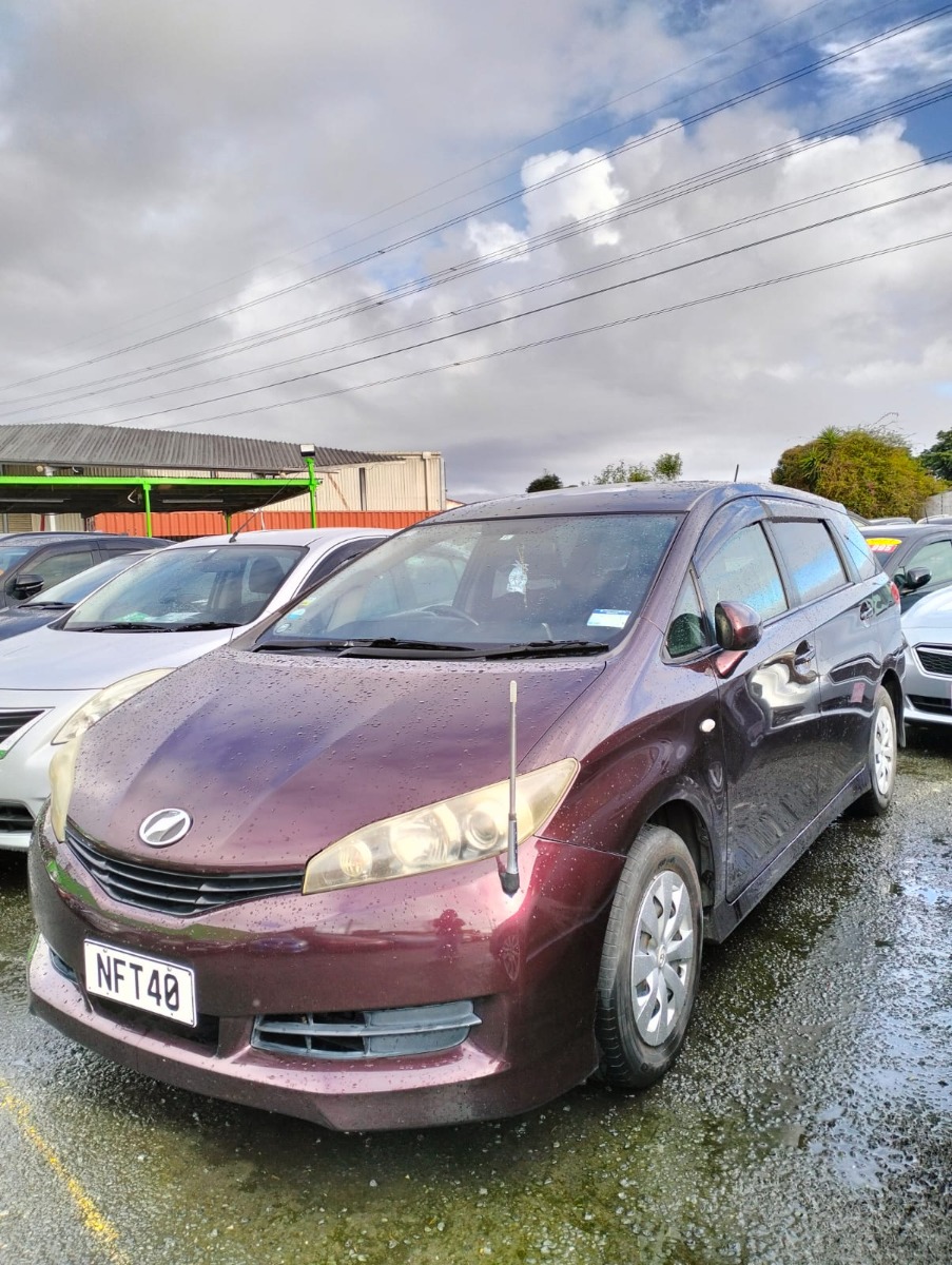 2010 TOYOTA WISH
