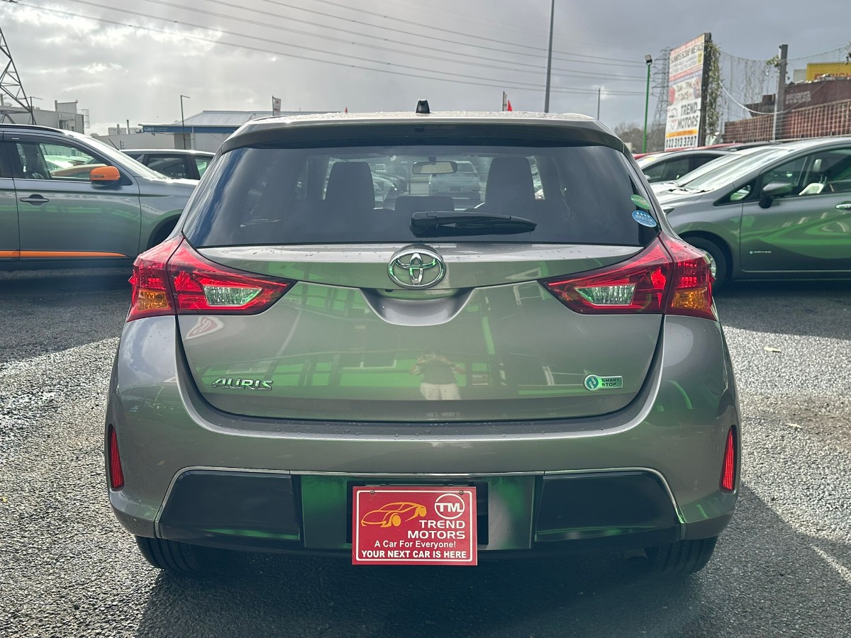2012 TOYOTA AURIS Carousel 4