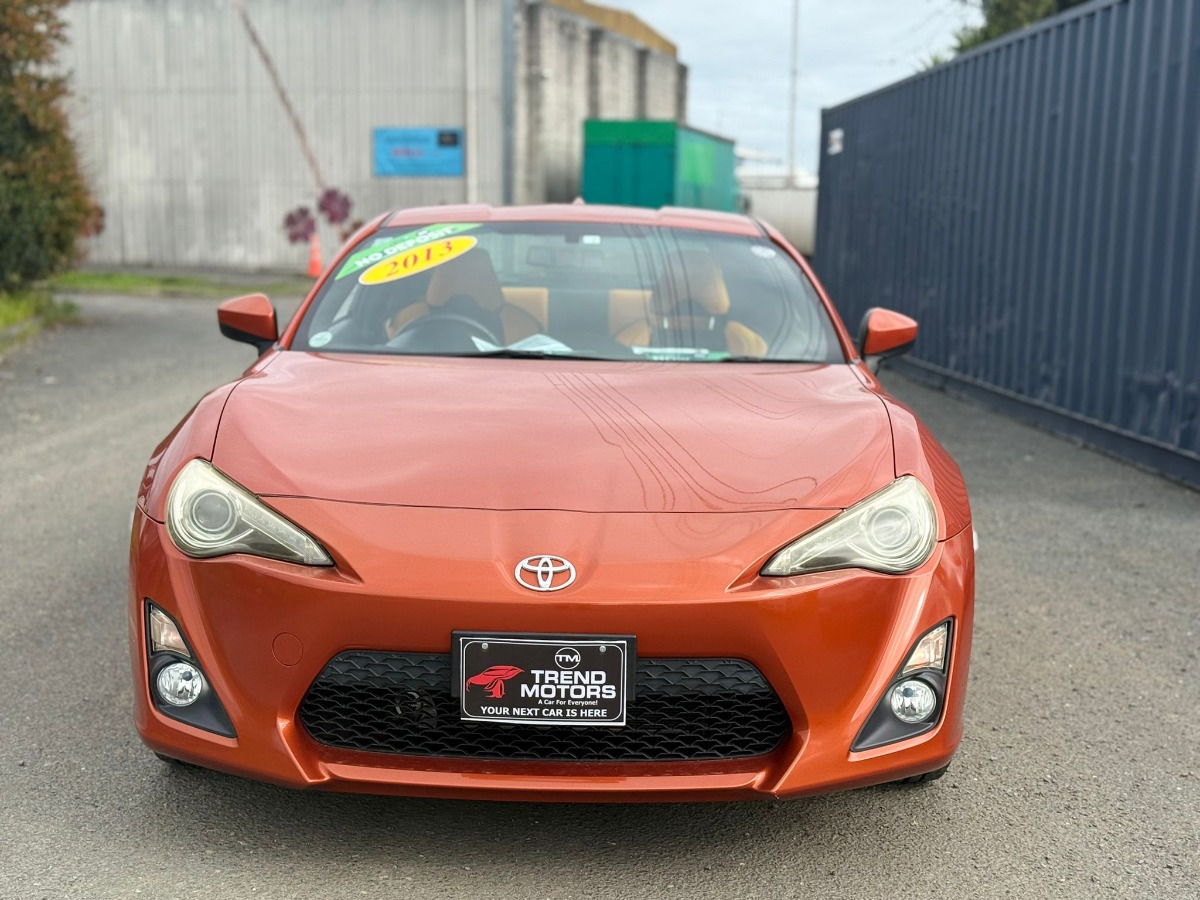 2013 TOYOTA 86 GT Carousel 5