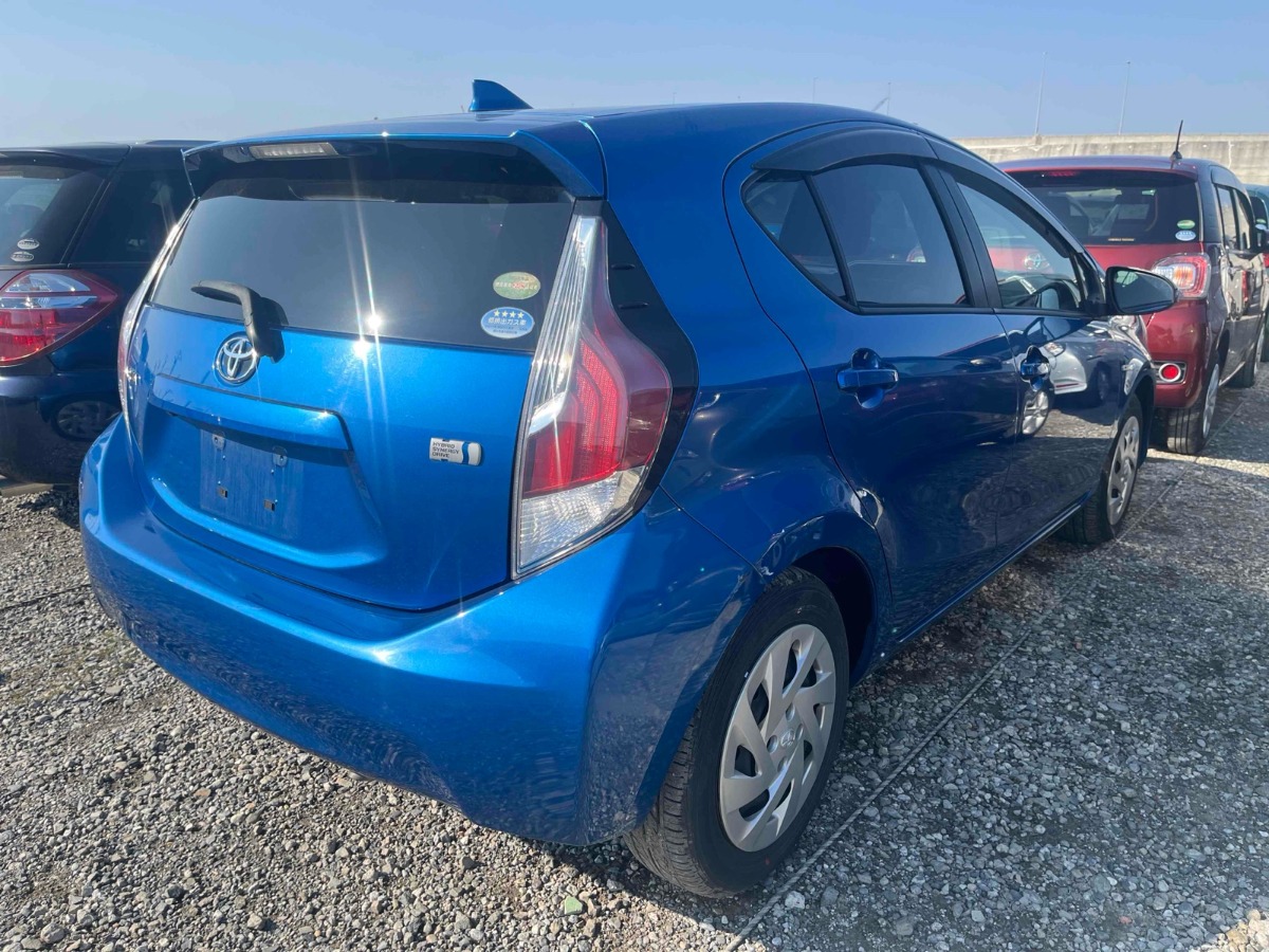 2016 TOYOTA AQUA S  Carousel 1