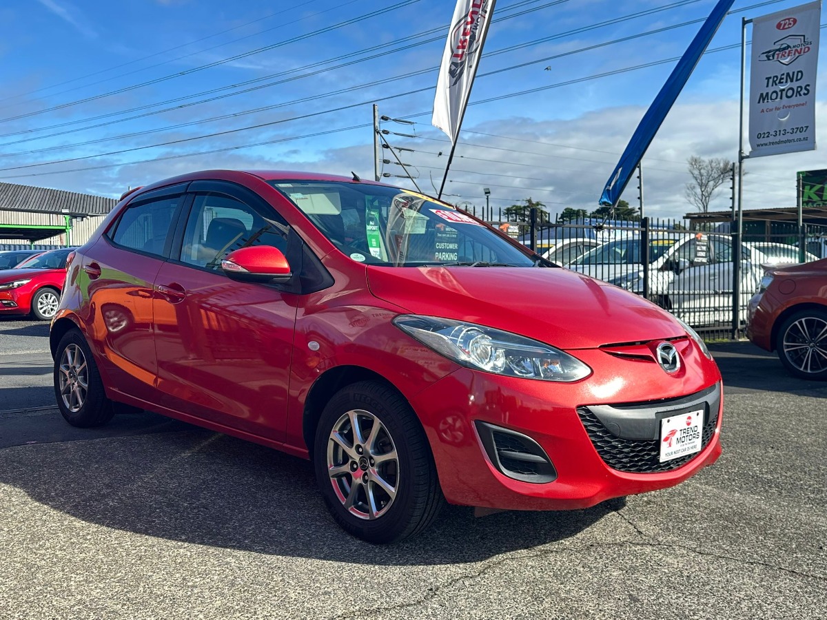 2013 MAZDA DEMIO 13-SKY A SHOOTING STAR Carousel 2