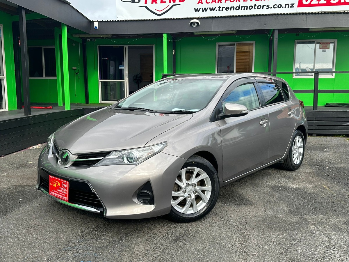 2012 TOYOTA AURIS Carousel 2