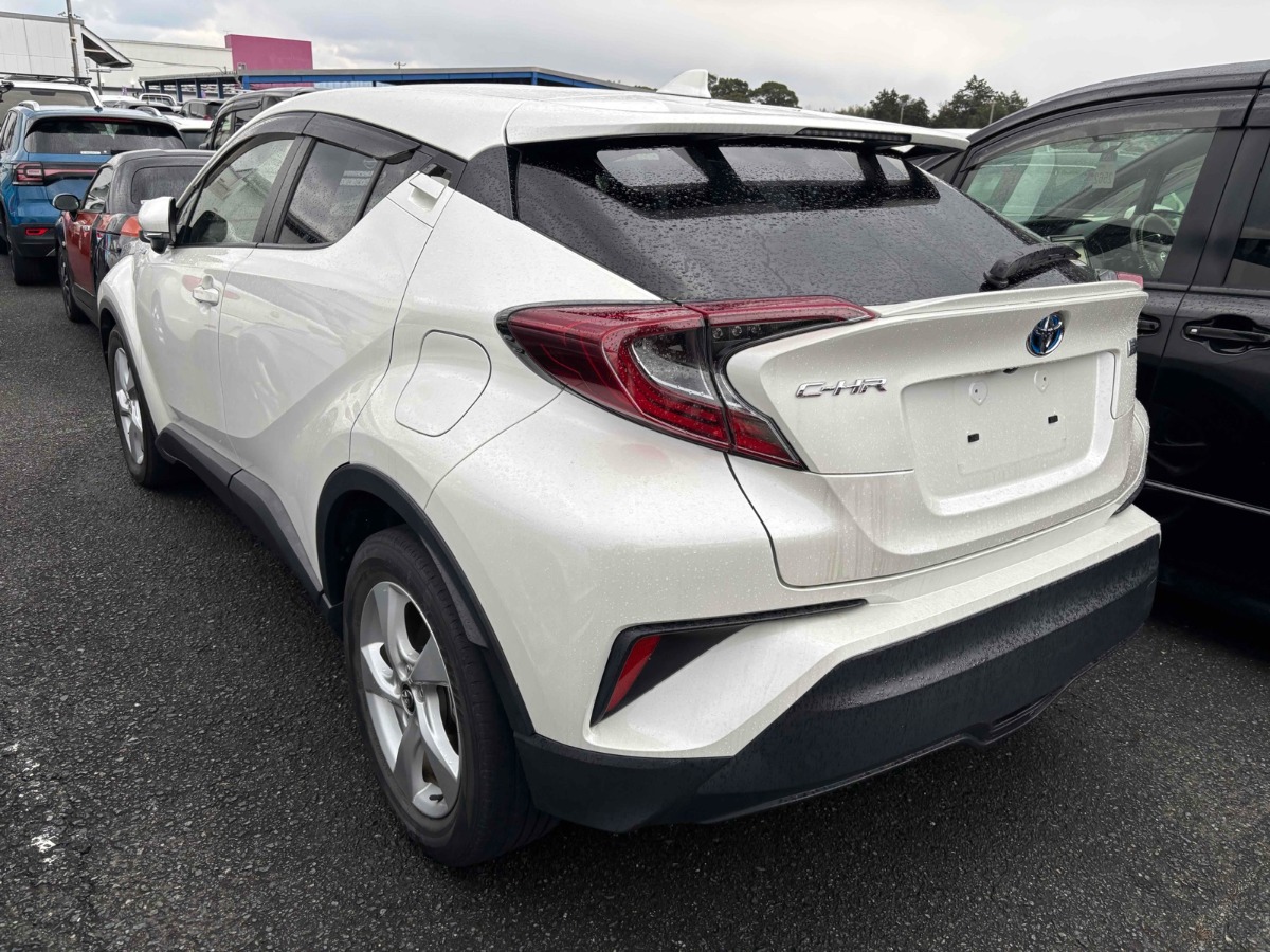 2019 TOYOTA C-HR S LED PACKAGE Carousel 2