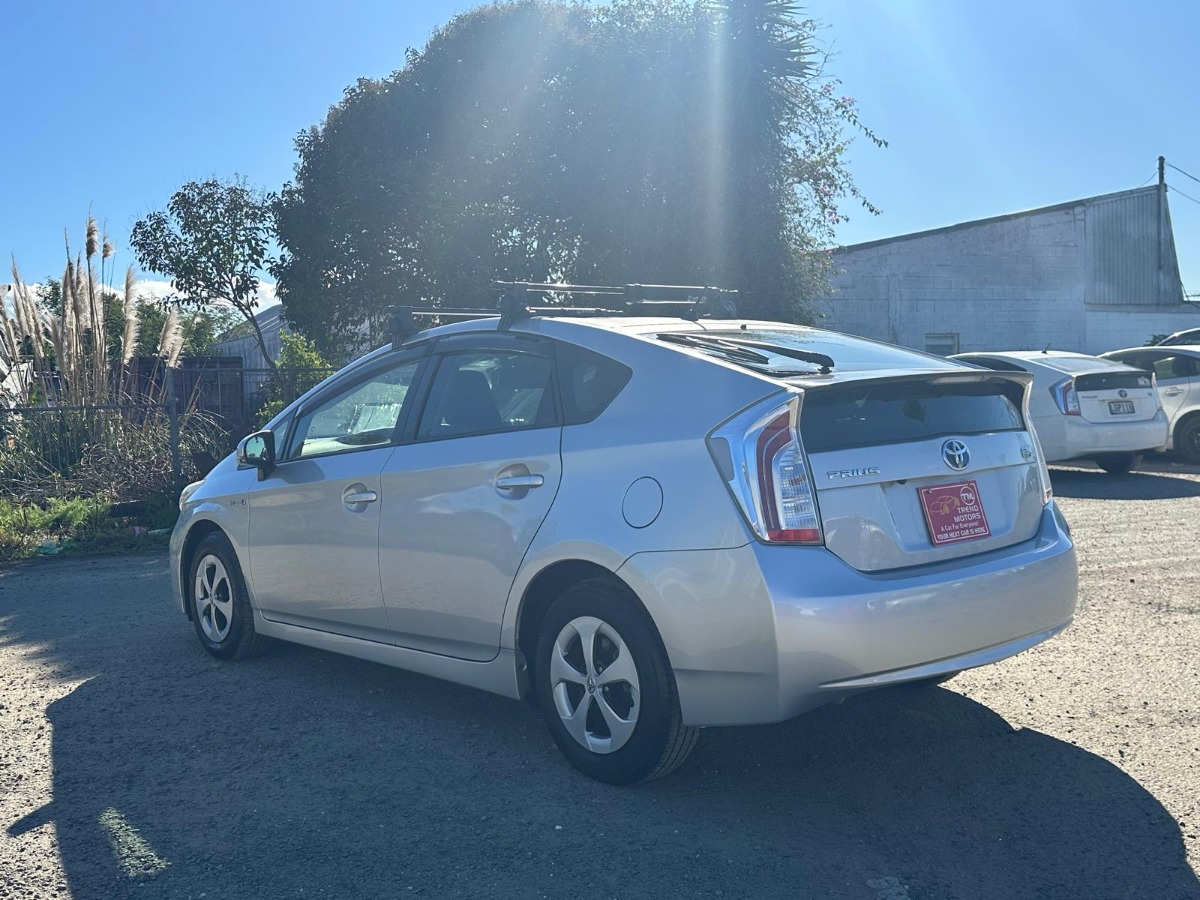 2014 TOYOT PRIUS 5D-S PACKAGE Carousel 4