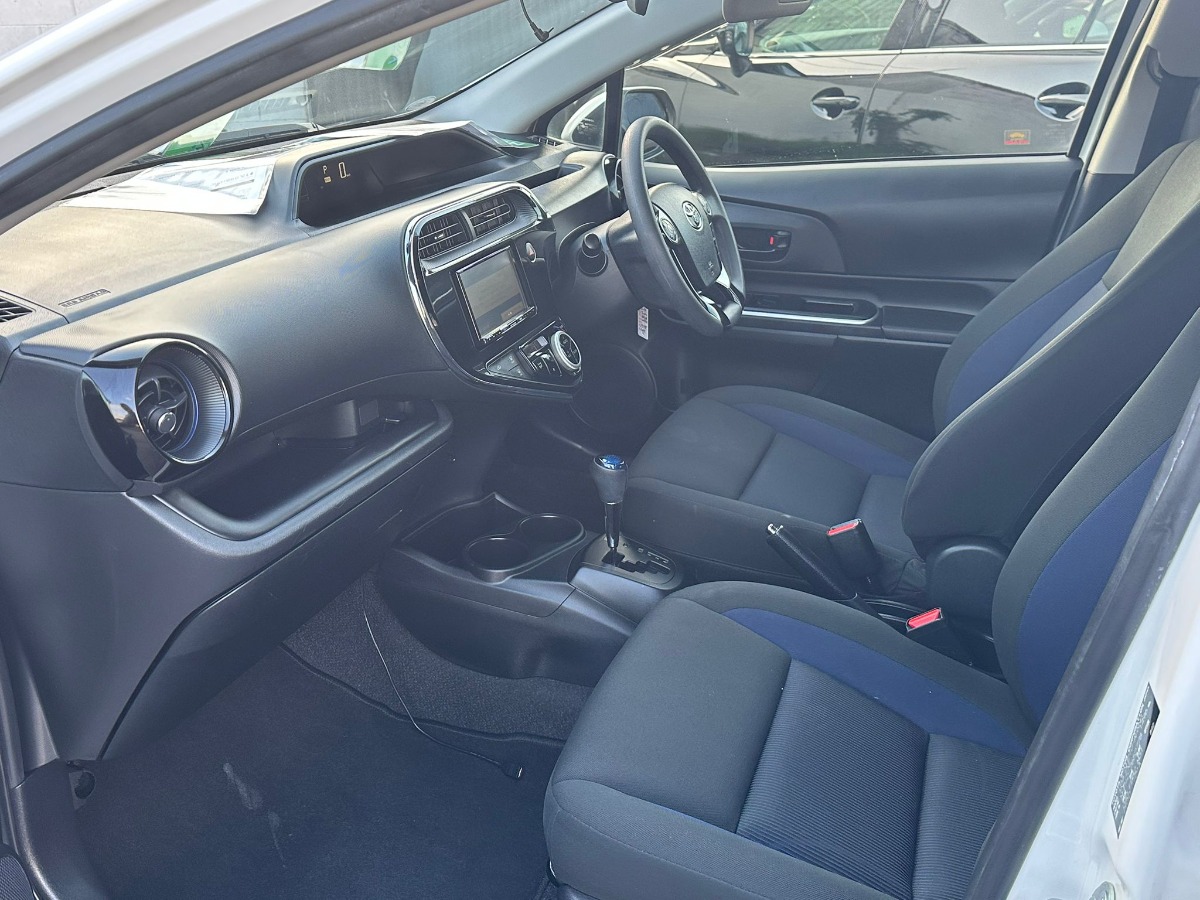 2020 TOYOTA AQUA S Carousel 5