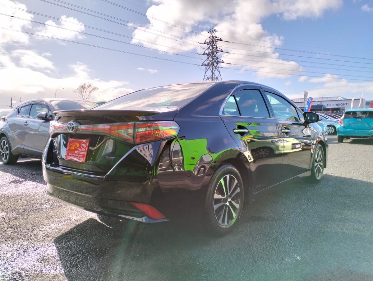 2015 TOYOTA SAI HYBRID Carousel 1