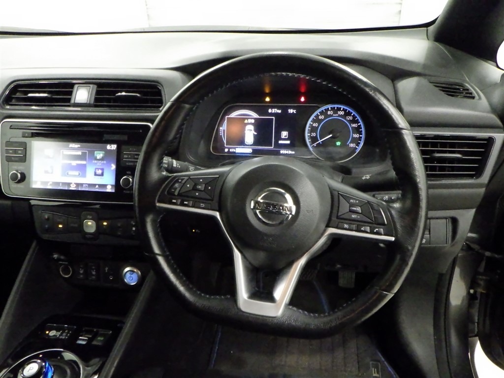 2019 NISSAN LEAF X 40KW Carousel 2