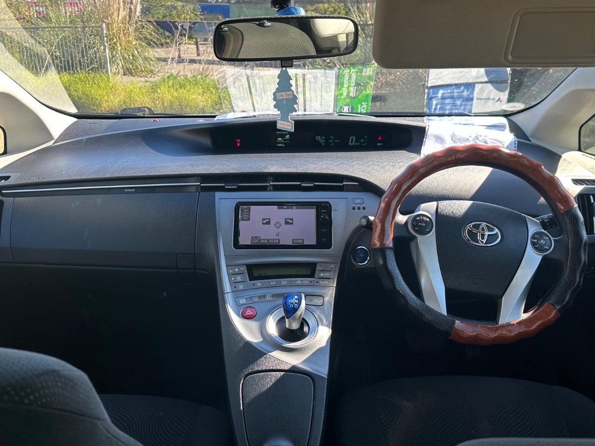 2014 TOYOT PRIUS 5D-S PACKAGE Carousel 8