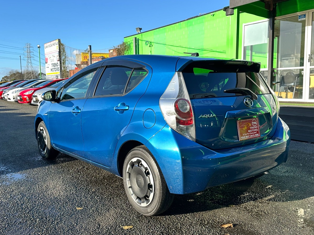 2014 TOYOTA AQUA G  Carousel 2
