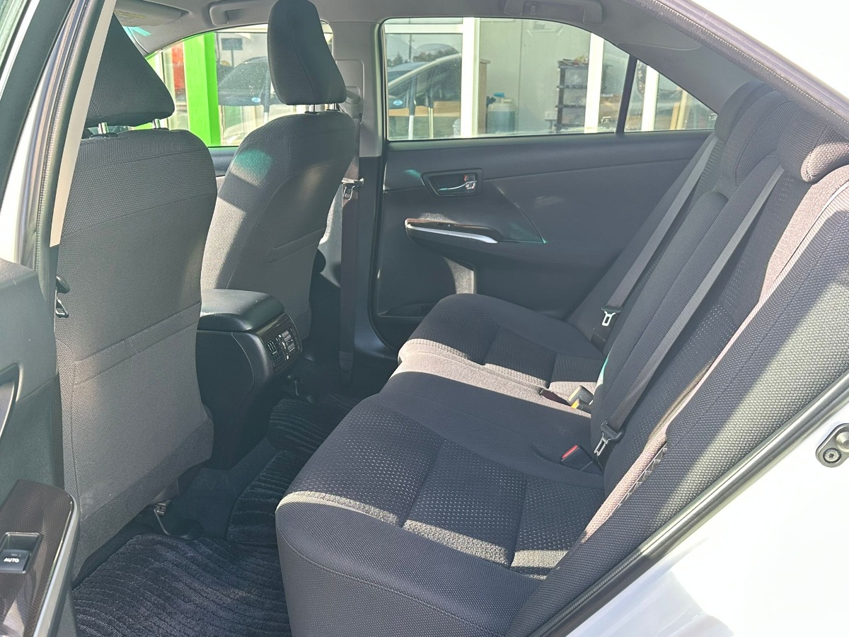 2014 TOYOTA CAMRY G Carousel 6