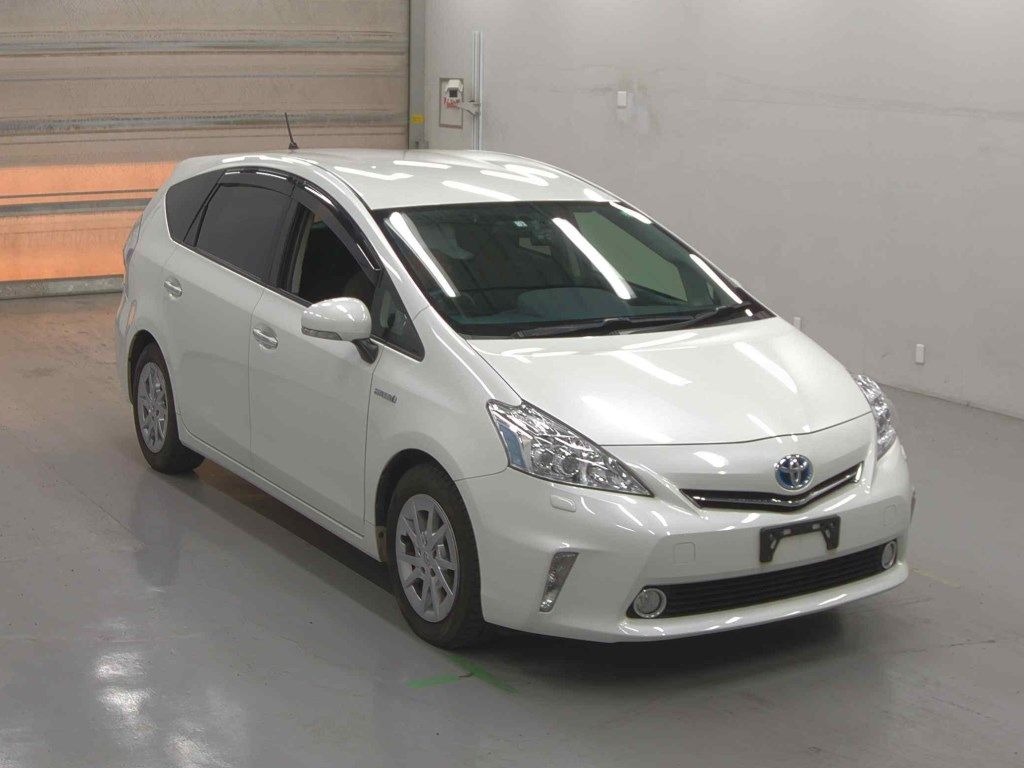 2014 TOYOTA PRIUS ALPHA S-TUNE BLACK