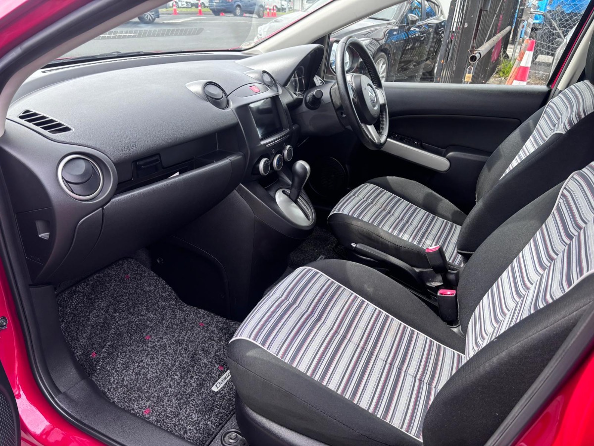2013 MAZDA DEMIO 13-SKY A SHOOTING STAR Carousel 5